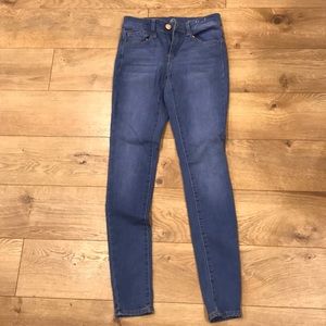 Skinny Jeans (Jeggings)